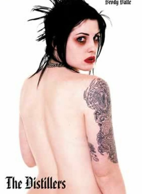 Brody Dalle kunst sex galerie