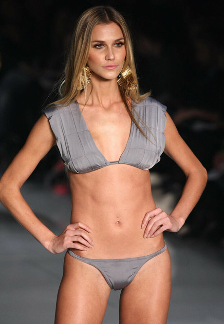 Renata Kuerten model porno foto