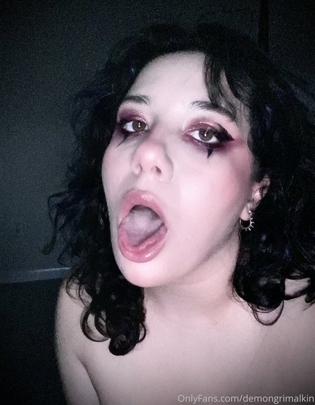 DemonG Bugs schauspielerin nackt fotos