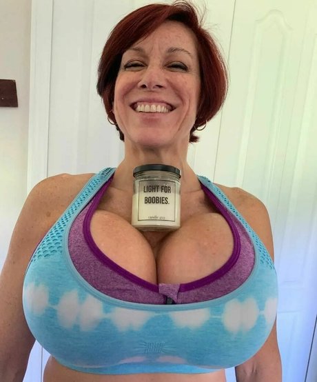 Luna Mons nackt schöne bild