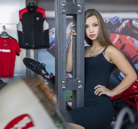 Fiege Eszter top foto