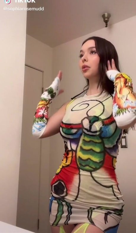 tätowierte onlyfans top schöne bilder