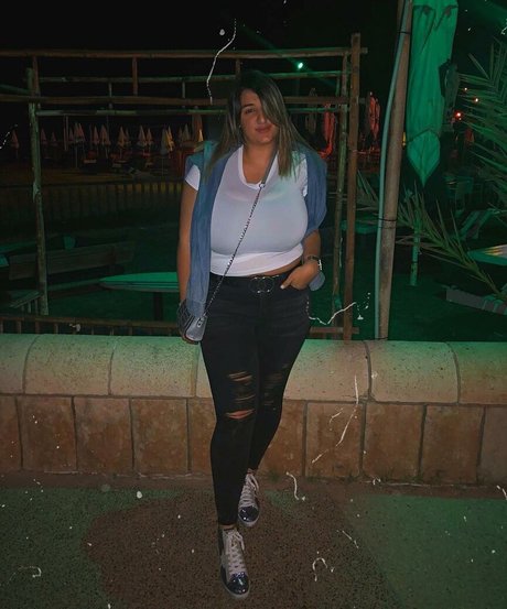 dunkle brustwarzen onlyfans nacktheit erwachsene fotos