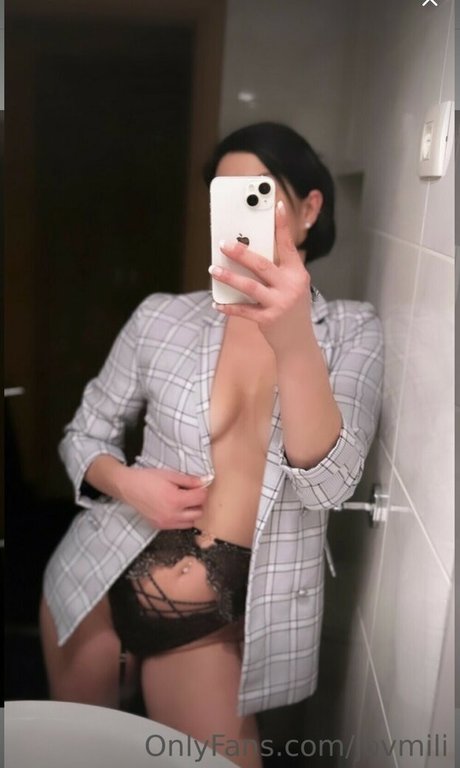 Jovmili schöne akt fotos