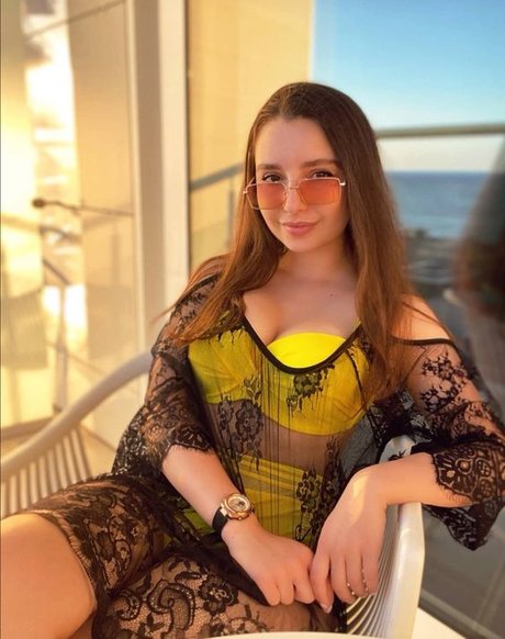 Elena Deligioz pornografische pornostar fotos