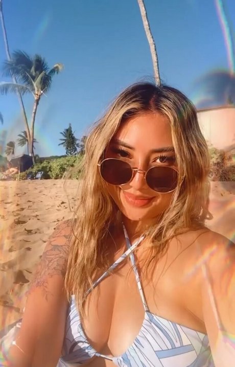 Bay Area ABG model top fotos