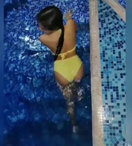 Yulia Sweet Girl perfekte porno galerie