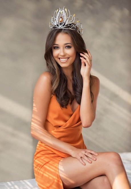 Izabella Krzan model erwachsene bilder