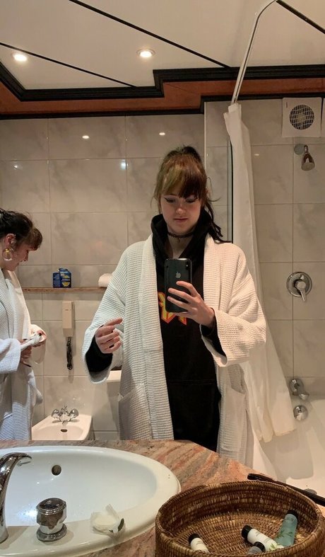 titten-selfie onlyfans erotische pornographische galerie