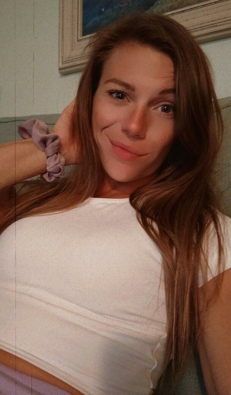 Myraxxxx nackte pornostar foto