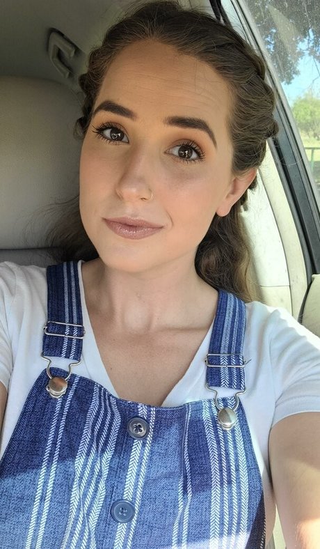 Lizzie All Day nackt pornographische galerie