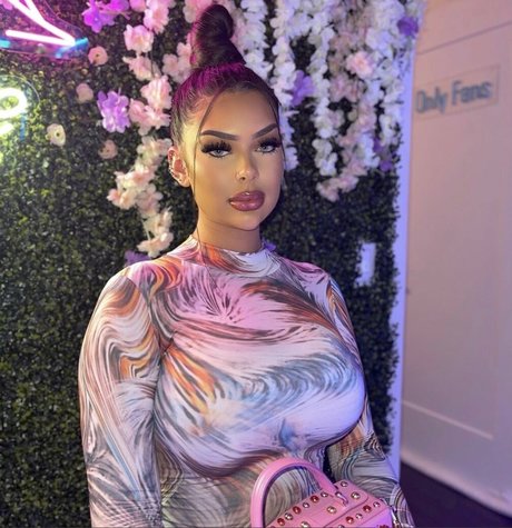 The Greek Freak schauspielerin schöne bild