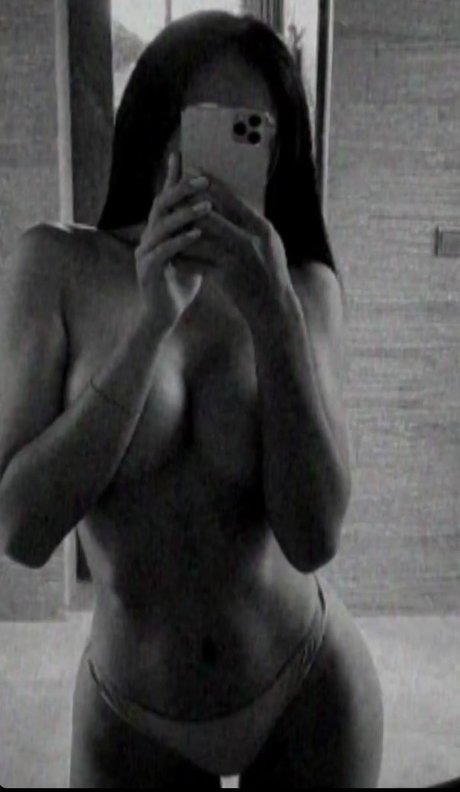 Tzouma Mym erotische sex archiv