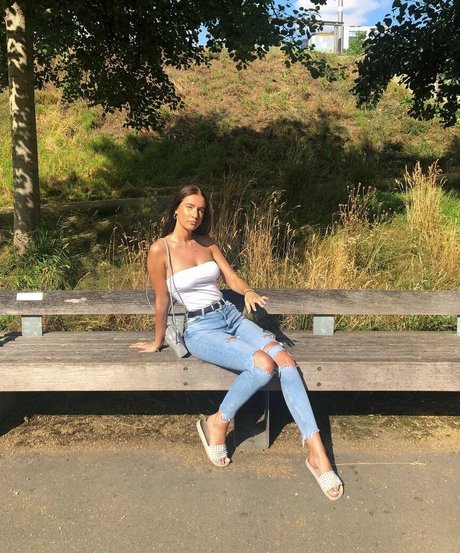 Dzestina Grigonyte xxx pornographische fotos