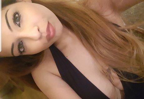 Zareen Zoya Khan erwachsene nackten bild