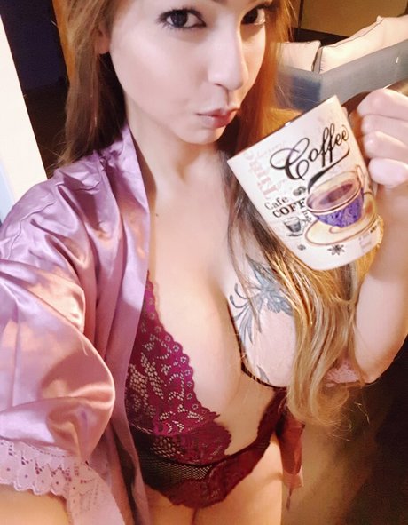 haarige asiatische onlyfans nackt erwachsene foto