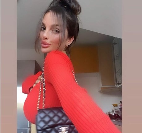 lola official top nackte fotos