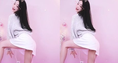 somsom o0o hübsche akt foto