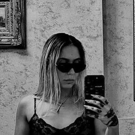 Emy Alupei kunst heiße fotos