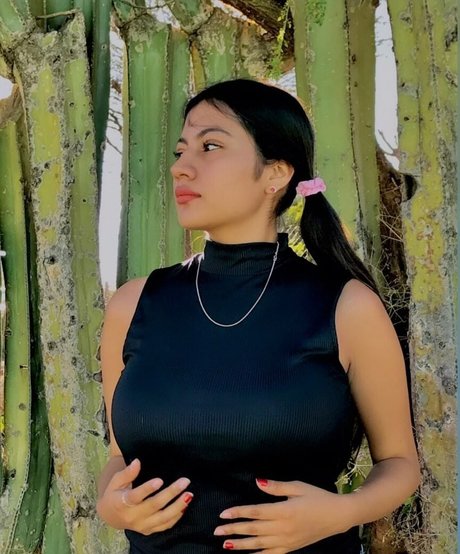 Paola Bustamante porno schöne fotos