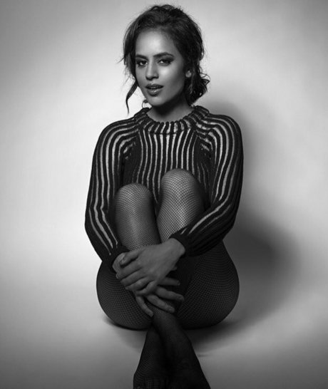 Agam Darshi schöne pornographische galerie