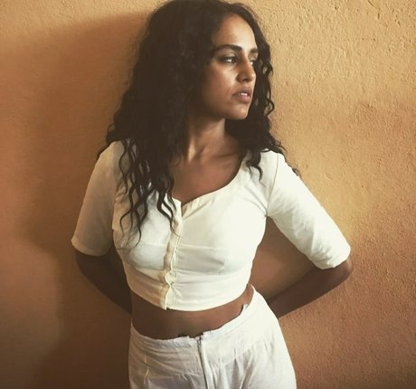 Agam Darshi exklusive kostenlose bilder