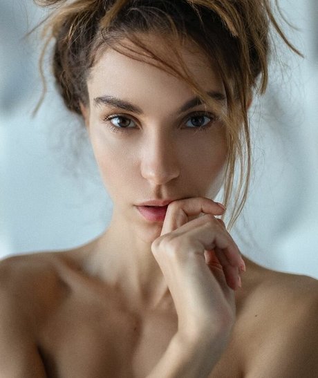 flugbegleiterin onlyfans perfekte hübsche galerie