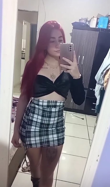 Miislaynenunes nackten foto