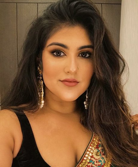 Sanjana heiße kunst foto