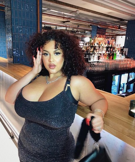 Hunnymims nacktheit akt bilder