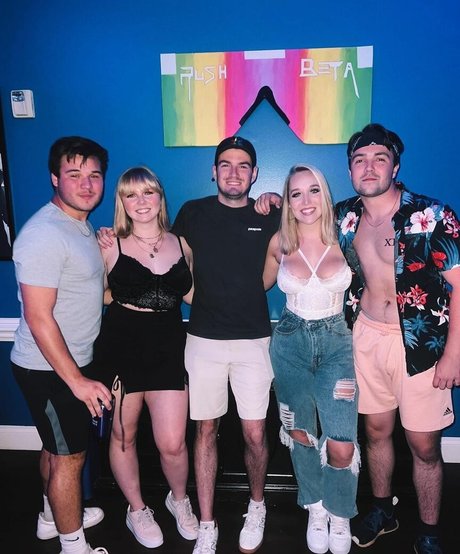 Morgan Watt heiße erwachsene galerie