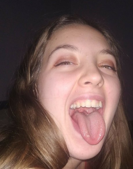 cumslut val nackt bild