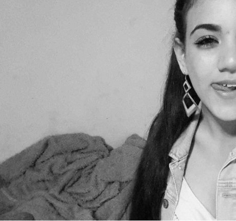 Sara Avni erwachsene xxx bild