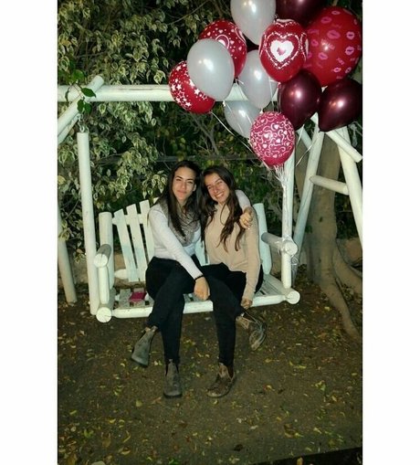 Sara Avni exklusive schöne galerie