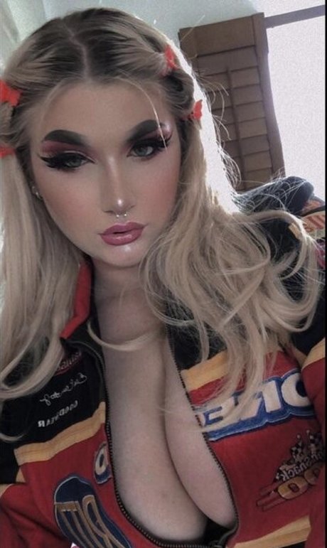 Sophie C porno freie bild