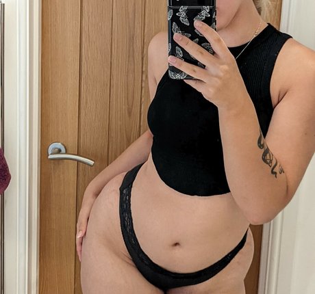 goth kitten hd akt fotos