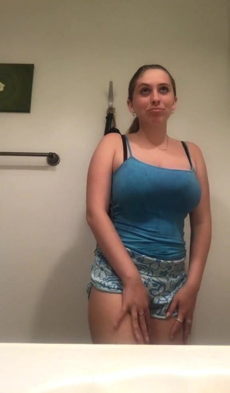 Lily Patrick sexy hd galerien