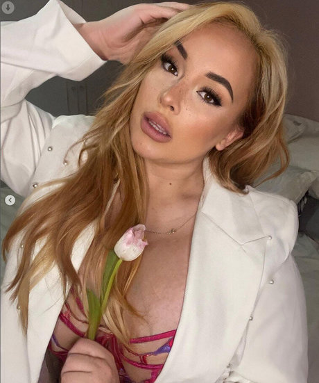 Smophs92 schauspielerin erotische bild