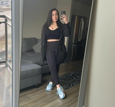 Sydney Martichuski schauspielerin kunst galerien