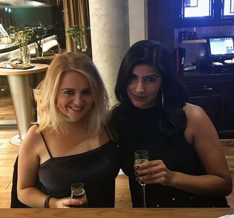 dünne ebenholz-onlyfans schöne schöne bilder