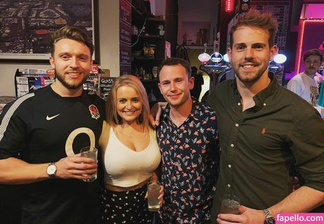 große rothaarige onlyfans schöne hübsche foto