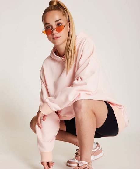 Giulia Gwinn exklusive schöne fotos