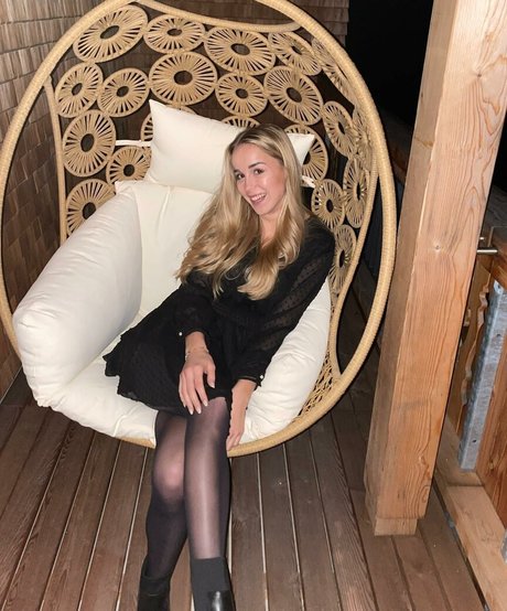 Giulia Gwinn hd sexy fotos