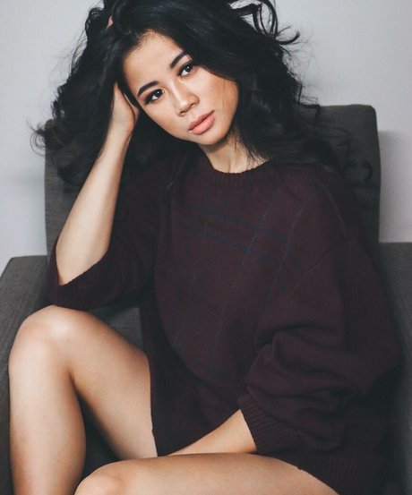 Leah Lewis schauspielerin nackt bilder