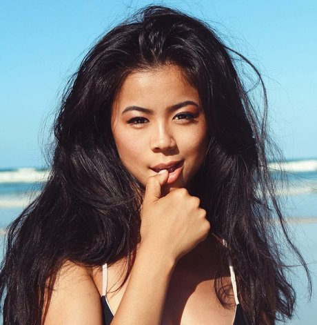 Leah Lewis model nette bild