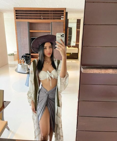 Anya Geraldine porno sexy foto