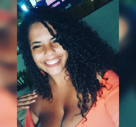 Mayla Coimbra kunst perfekte galerien