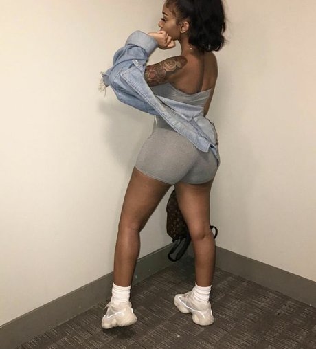 Realamarie schauspielerin nackt bild