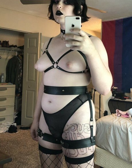 Scarlet Skeie nackten pornostar bild