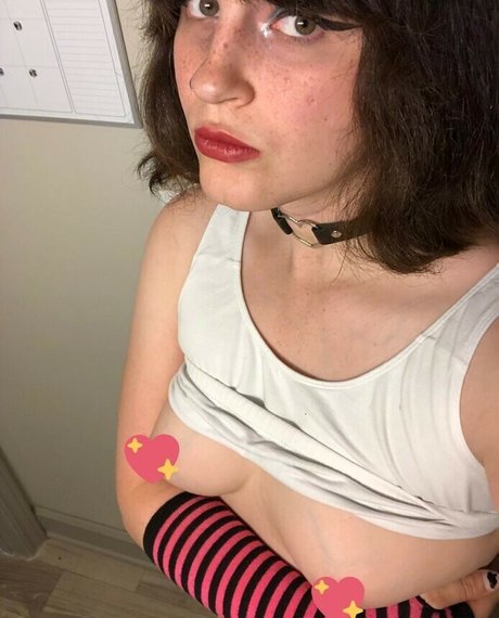 Scarlet Skeie erwachsene porno archiv